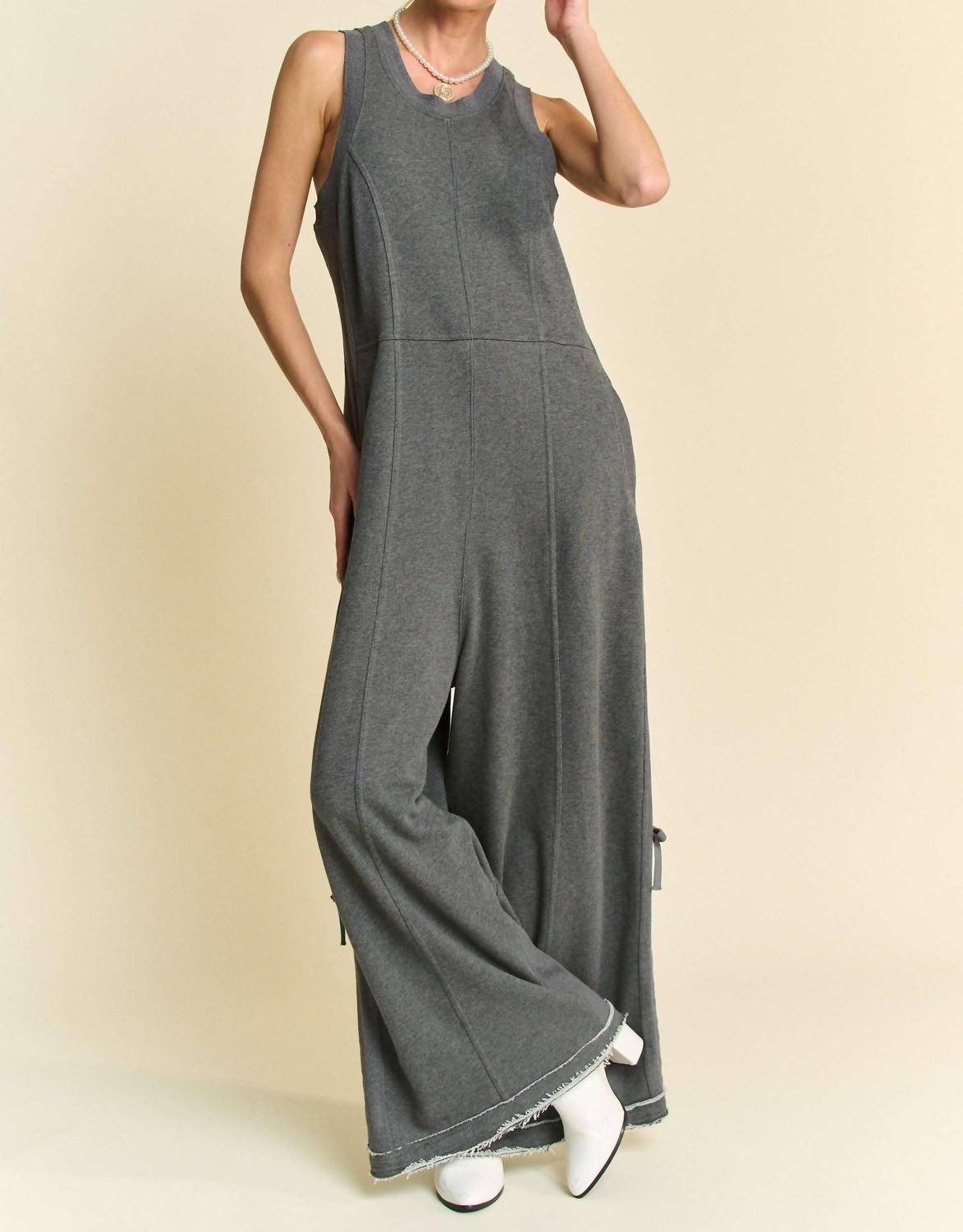 Davi & Dani - Laid Back Sleeveless Jumper