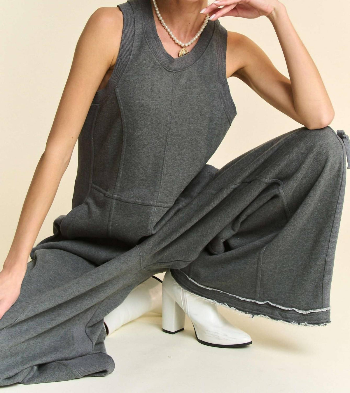 Davi & Dani - Laid Back Sleeveless Jumper