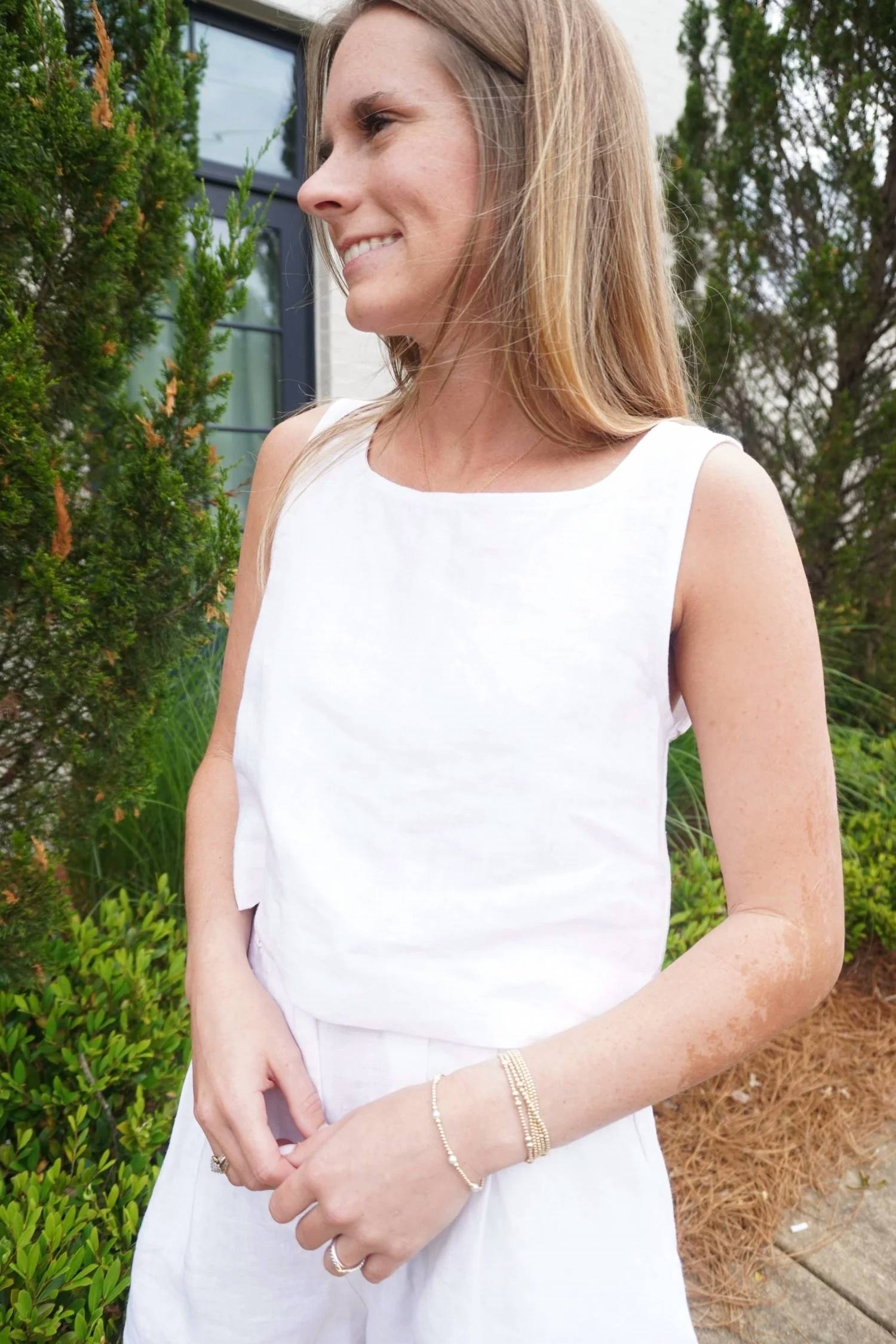 Olivaceous - Linen Cropped Tank Top