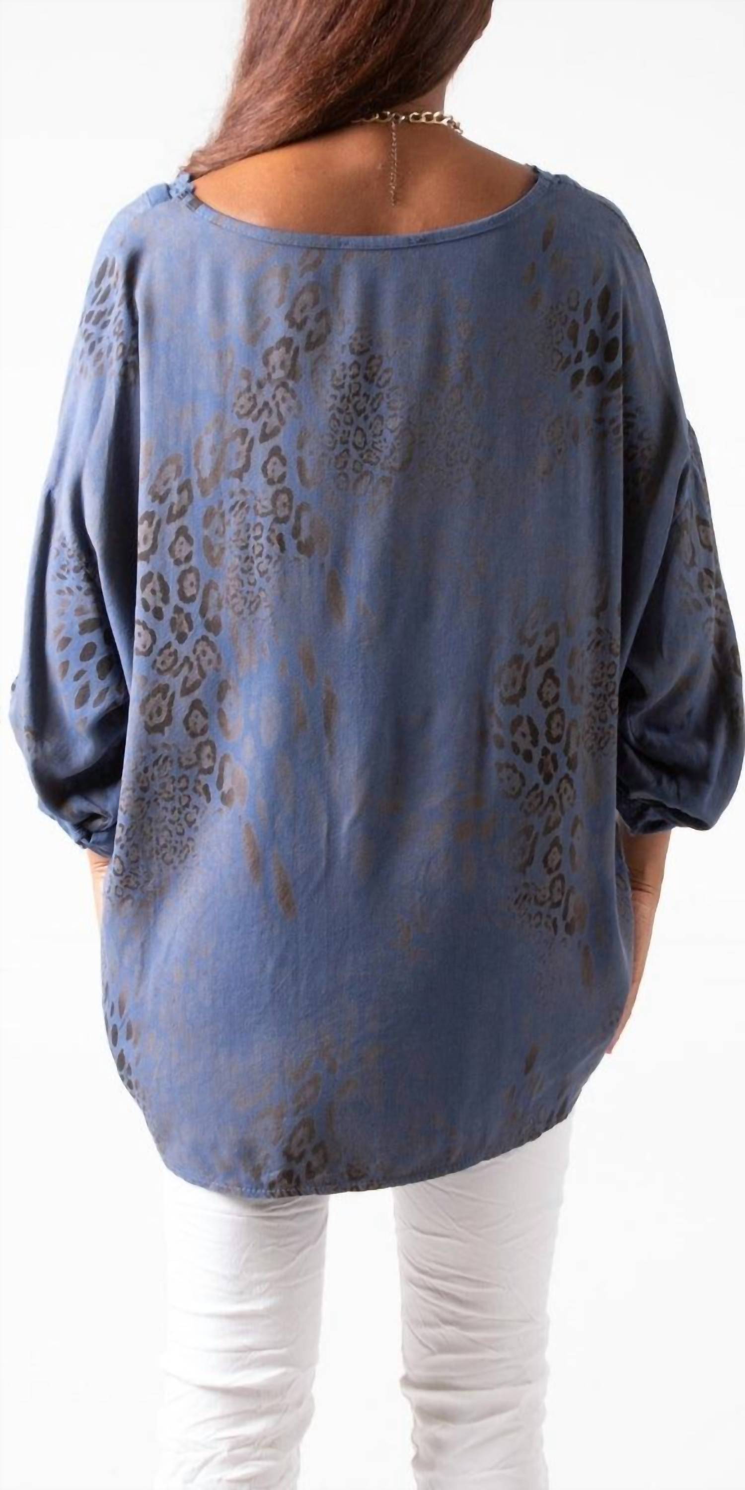 Gigi Moda - Lara V-neck Blouse