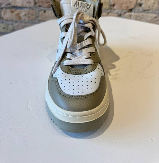 Autry - Women's Medalist Mid Sneaker