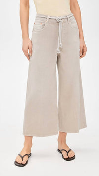 Closed - Lyna Jeans