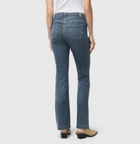 MAC Women's Dream Bootcut Jeans in super vintage wash - women's jeans - detail view