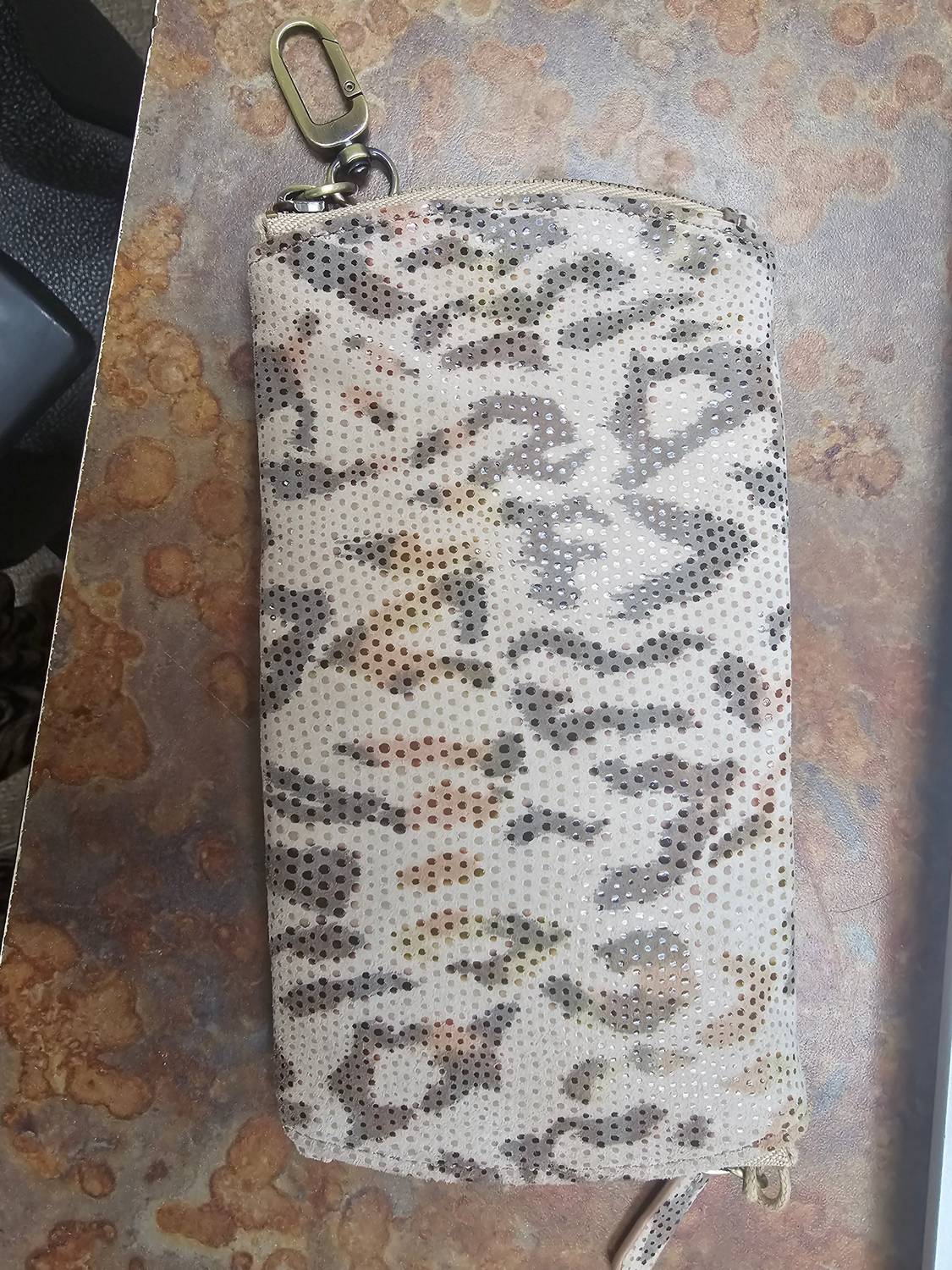 HOBO Women's Spark Double Sided Glasses Case in summer safari - women's bag - detail view