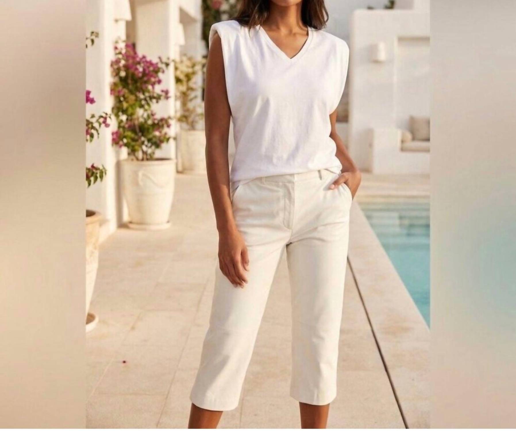 BLANKNYC V-neck Relaxed Vibe Top in white - women's blouse