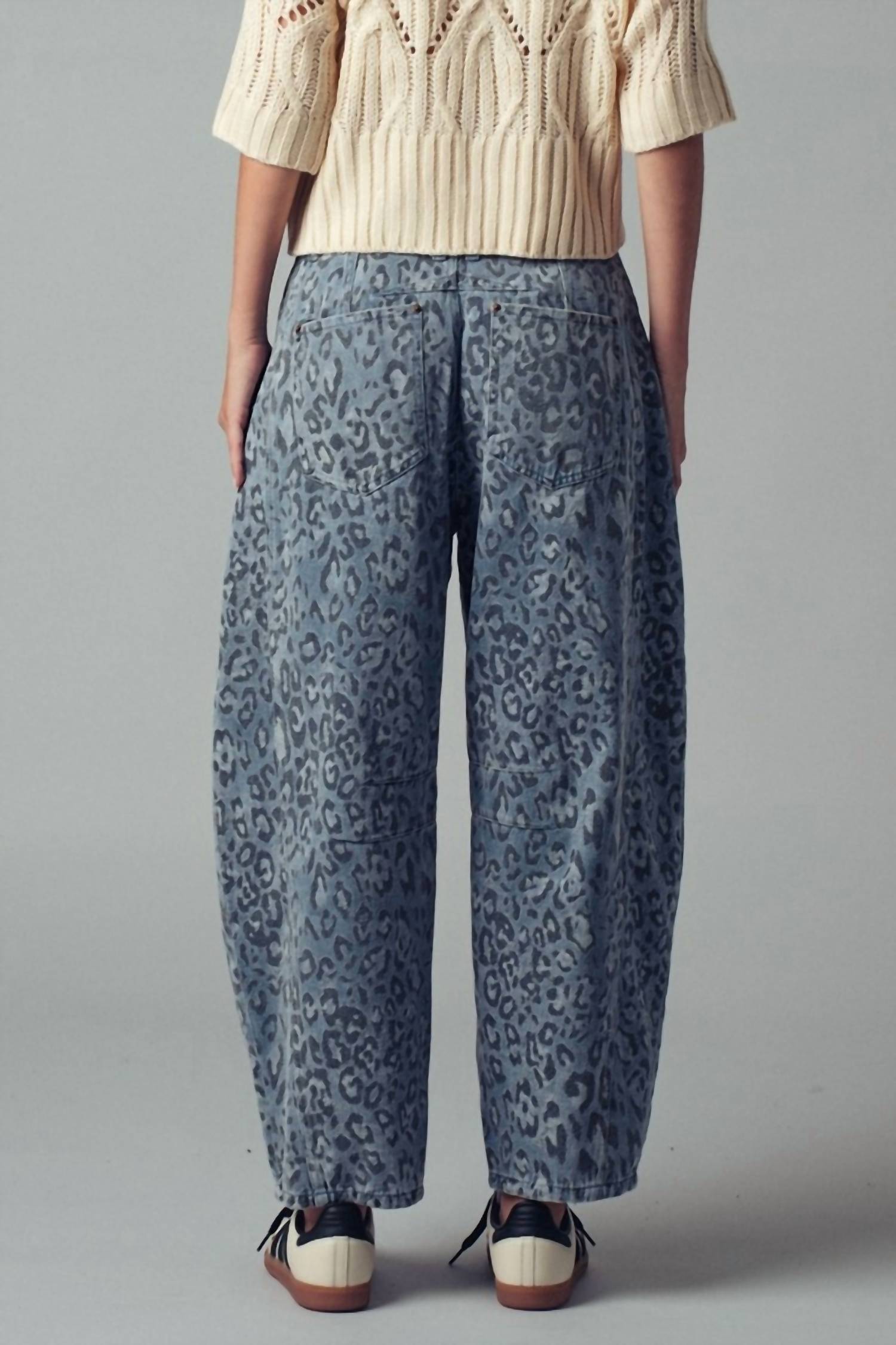 Urban Daizy - Leopard Print Barrel Jeans