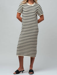 Urban Daizy - Brinley Crochet Knit Short Sleeve Midi Dress