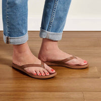 Olukai - Women's Honu Leather Beach Sandals