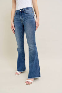 Judy Blue - Mid Rise Vintage Wash Flare Jeans With Distressed And Fray Hem