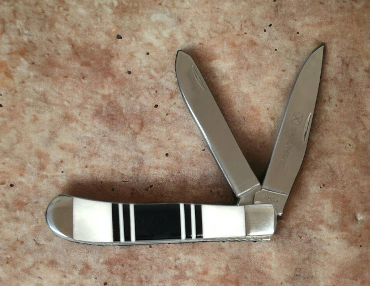 Twisted X - Dual Blade Folding Pocket Knife
