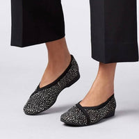 Clarks - Women's Un Darcey Ease 2 Flat Shoes
