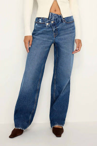 Good American - Good 90s Petite Double Button Crossover Jean