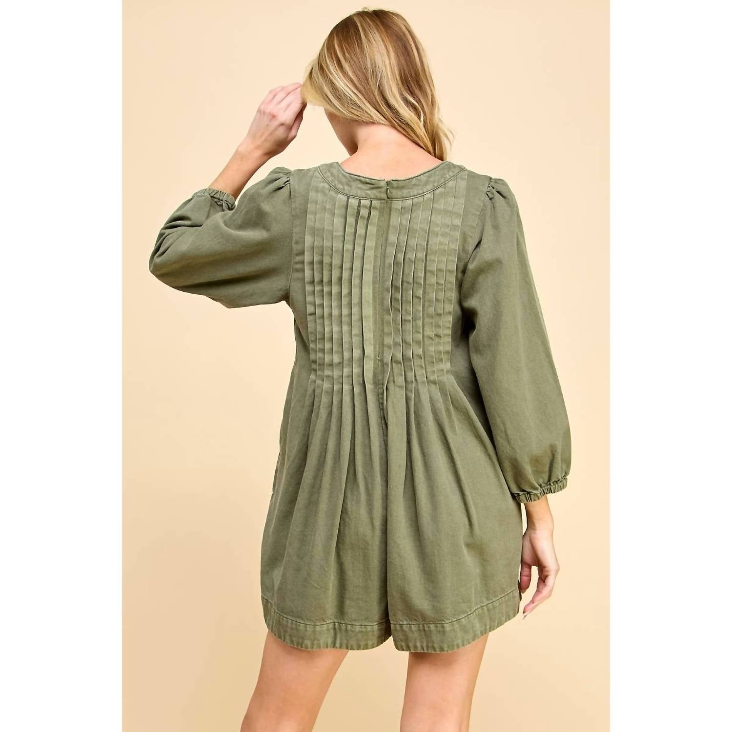 Veveret - V-neck Puff Sleeve Denim Romper