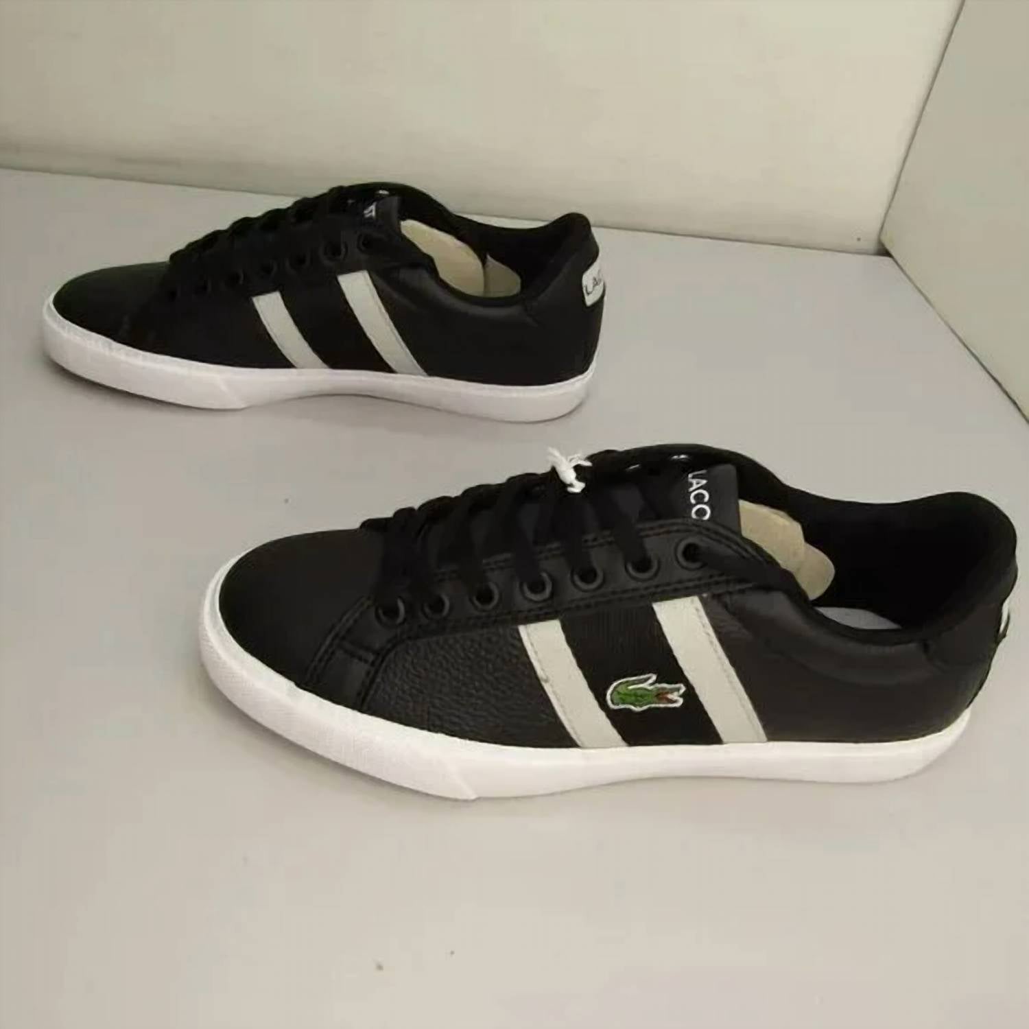 LACOSTE Women's Grad Vulc 120 Casual Flat Low-rise Sneakers in black white - women's sneaker - detail view