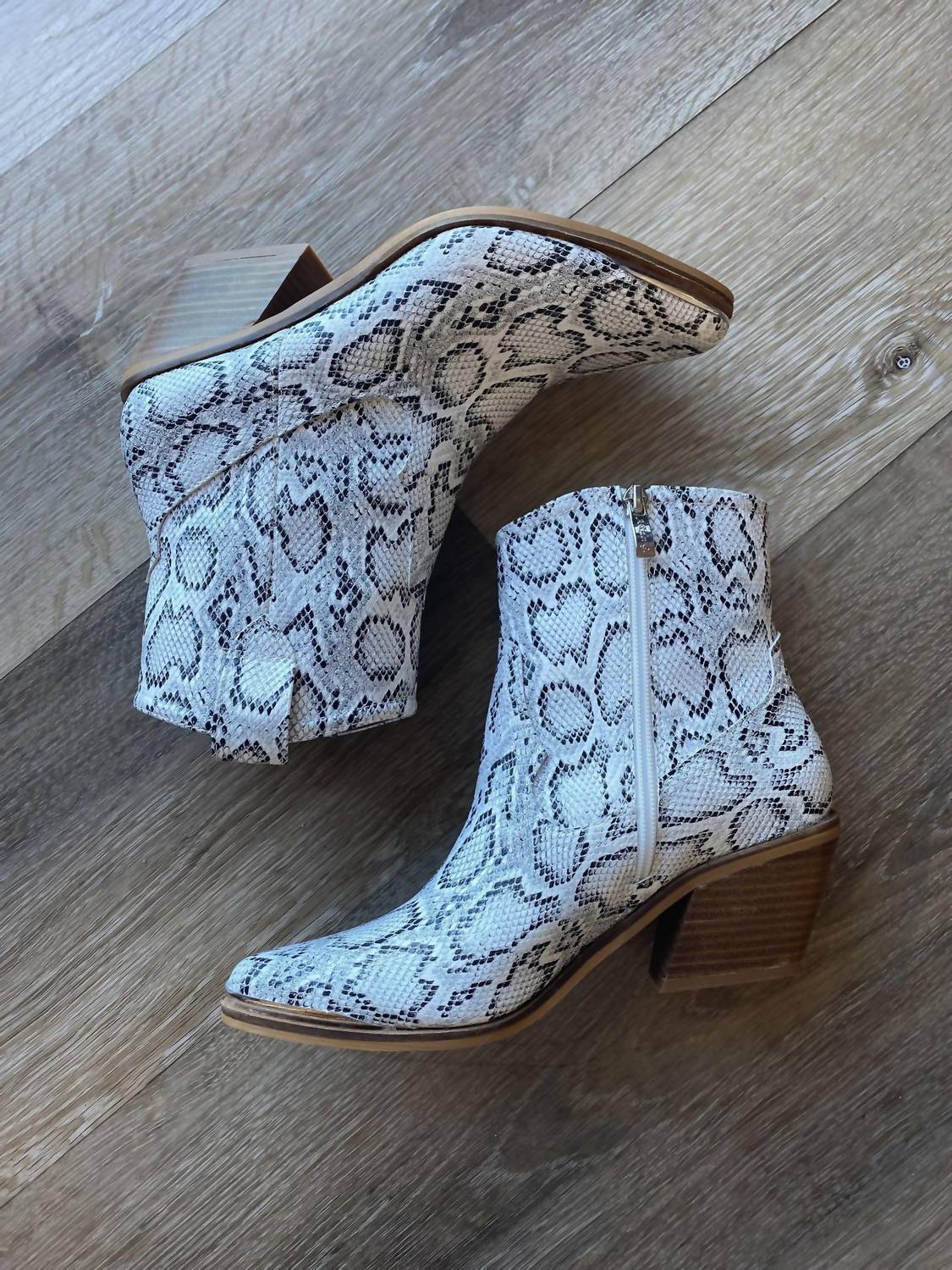 Hallelu - Women's Kathryn Booties