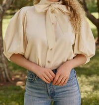 Marie Oliver - Navi Top