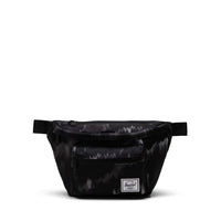 Herschel Pop Quiz Hip Pack in black - men's bag - detail view