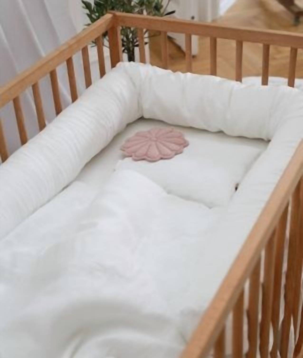 Babyly - Linen Baby Bed Roller Protector