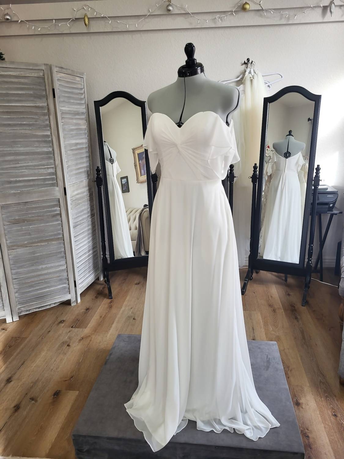 Morilee - Women's Off Shoulder Chiffon Bridal Gown