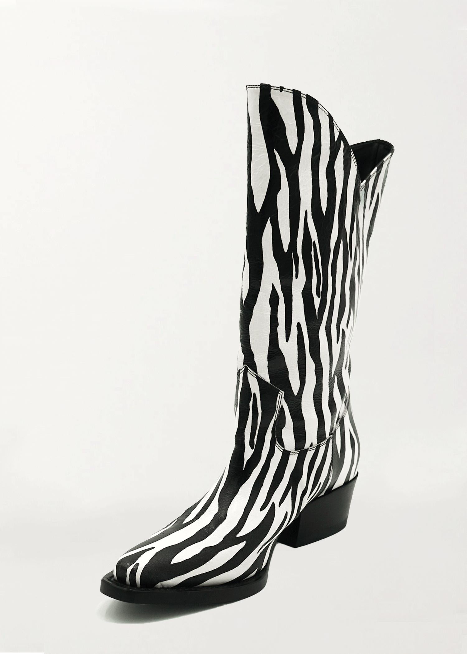 Che By Chelsey - Women's Zebra Texan Boots