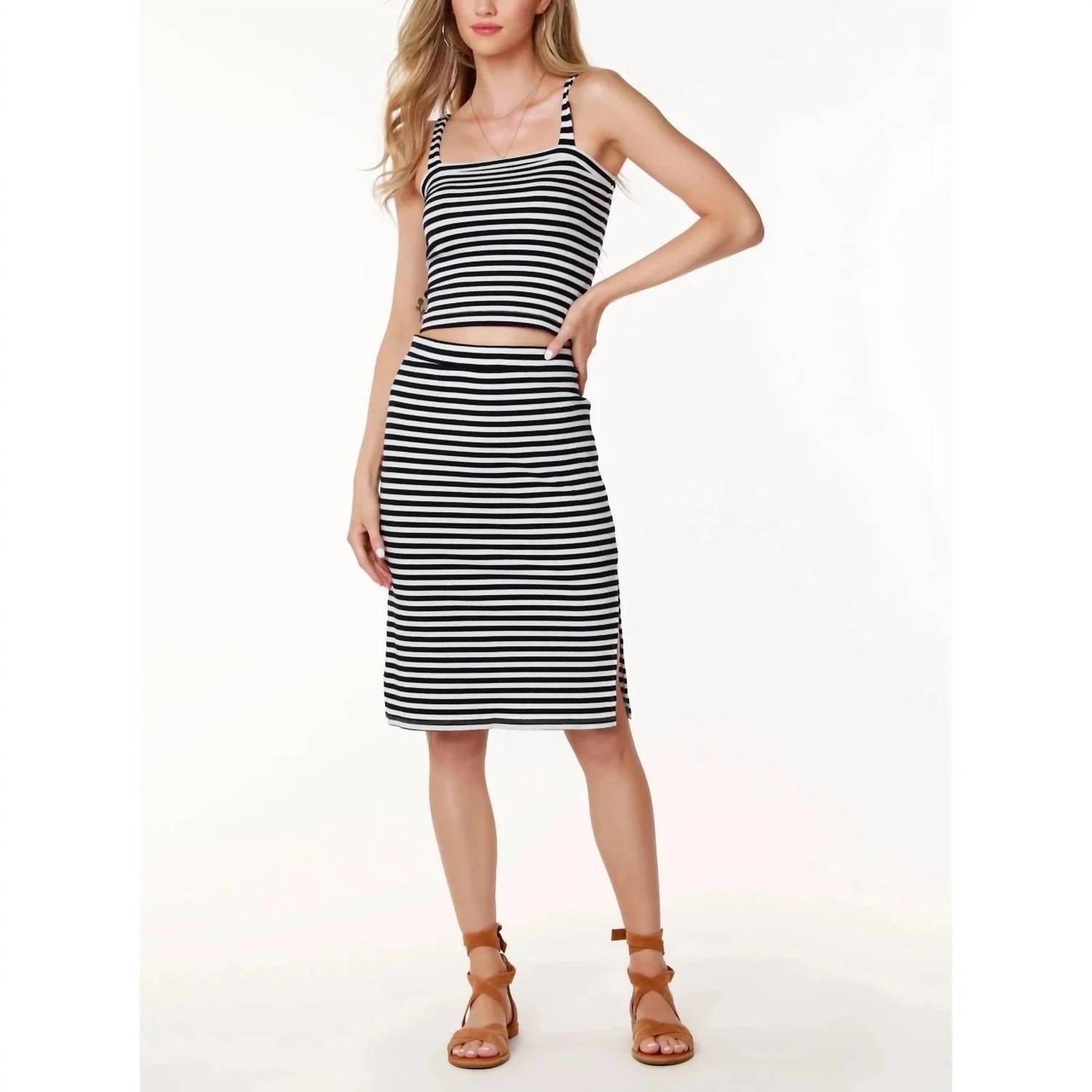 Bobi - Straight Neck Crop Top