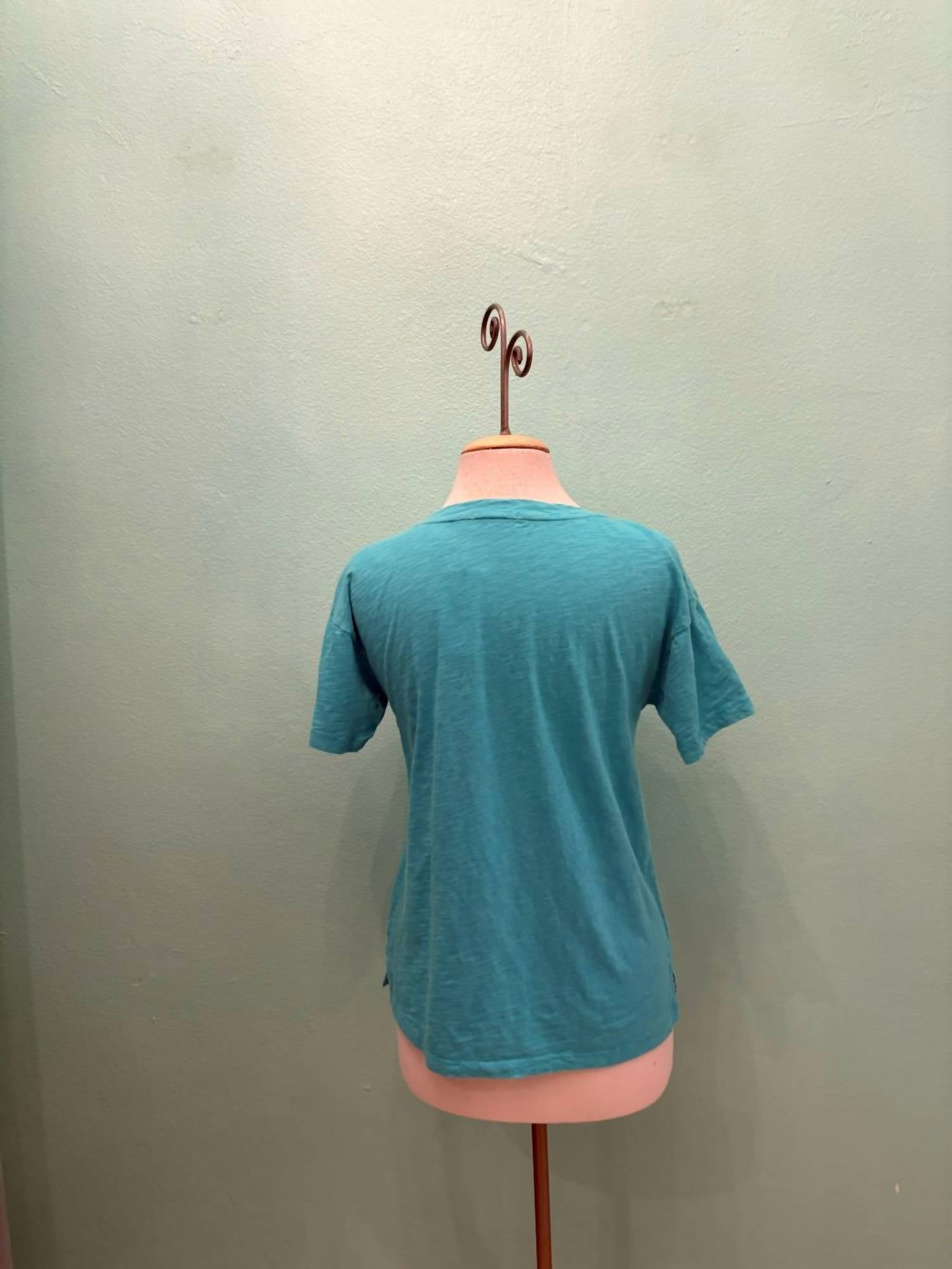 Mododoc - Women's Short Sleeve V-neck Boxy Tee