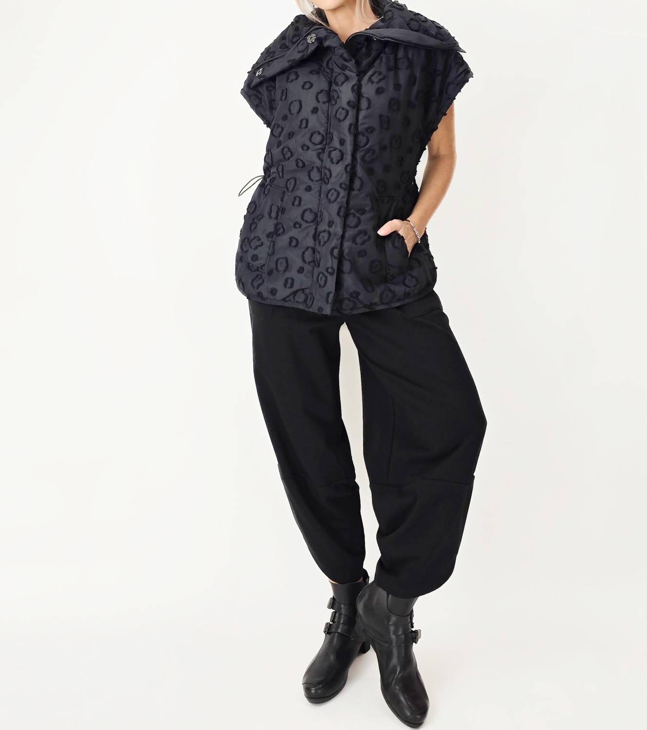 Noen - Oversize Button Front Jacquard Vest