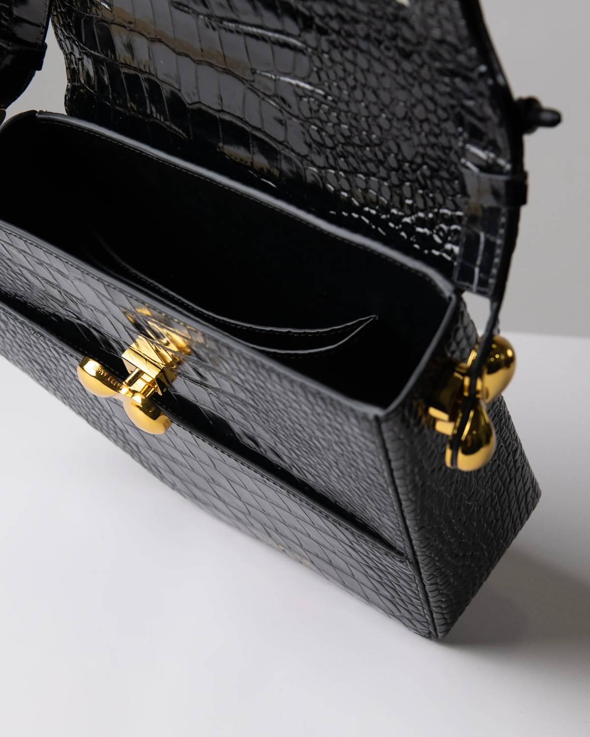Maeli Amor - Women's Aisa Leather Handbag