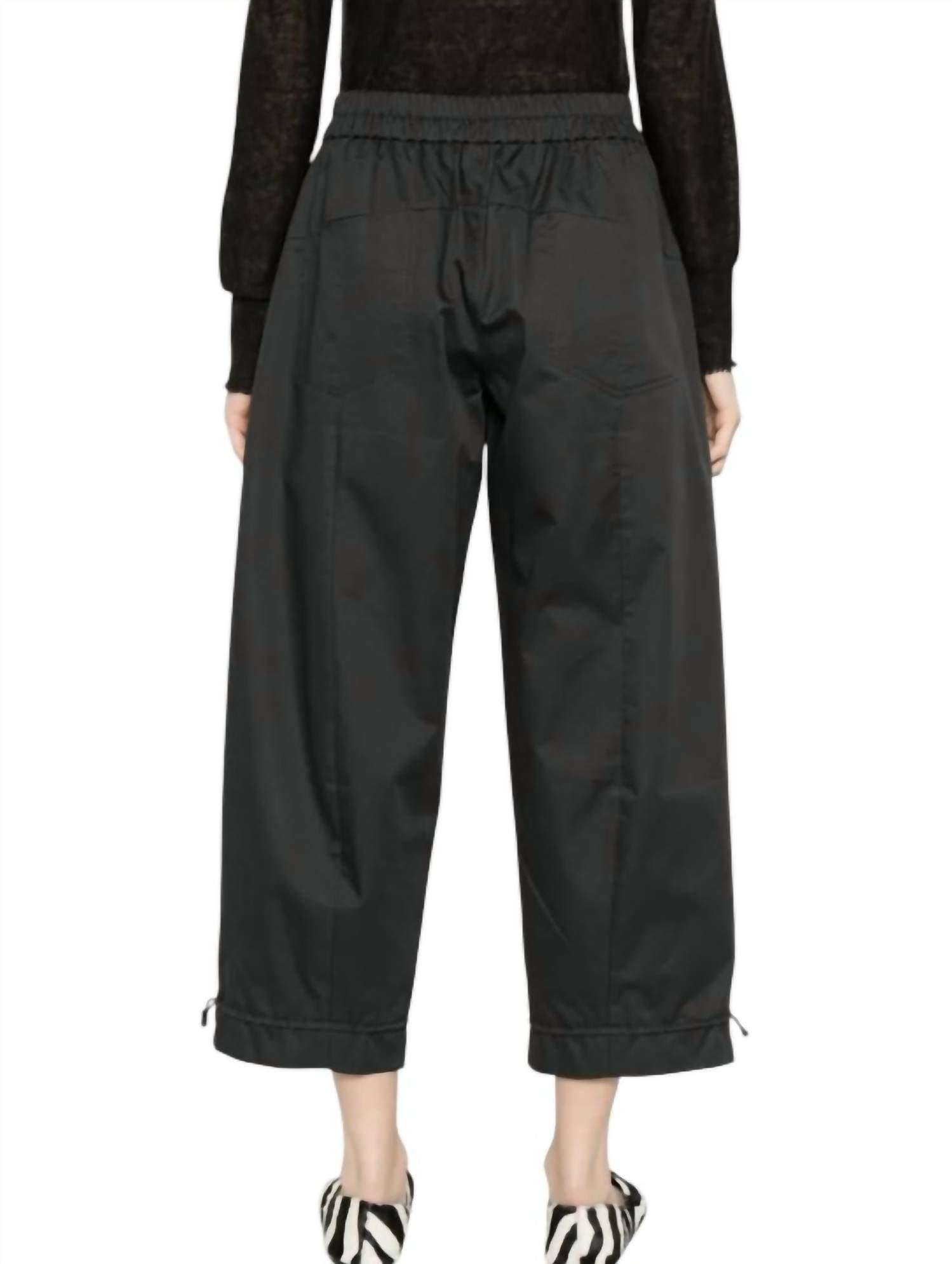 Psophia Lightweight Cropped Trouser in black - women's pants - detail view