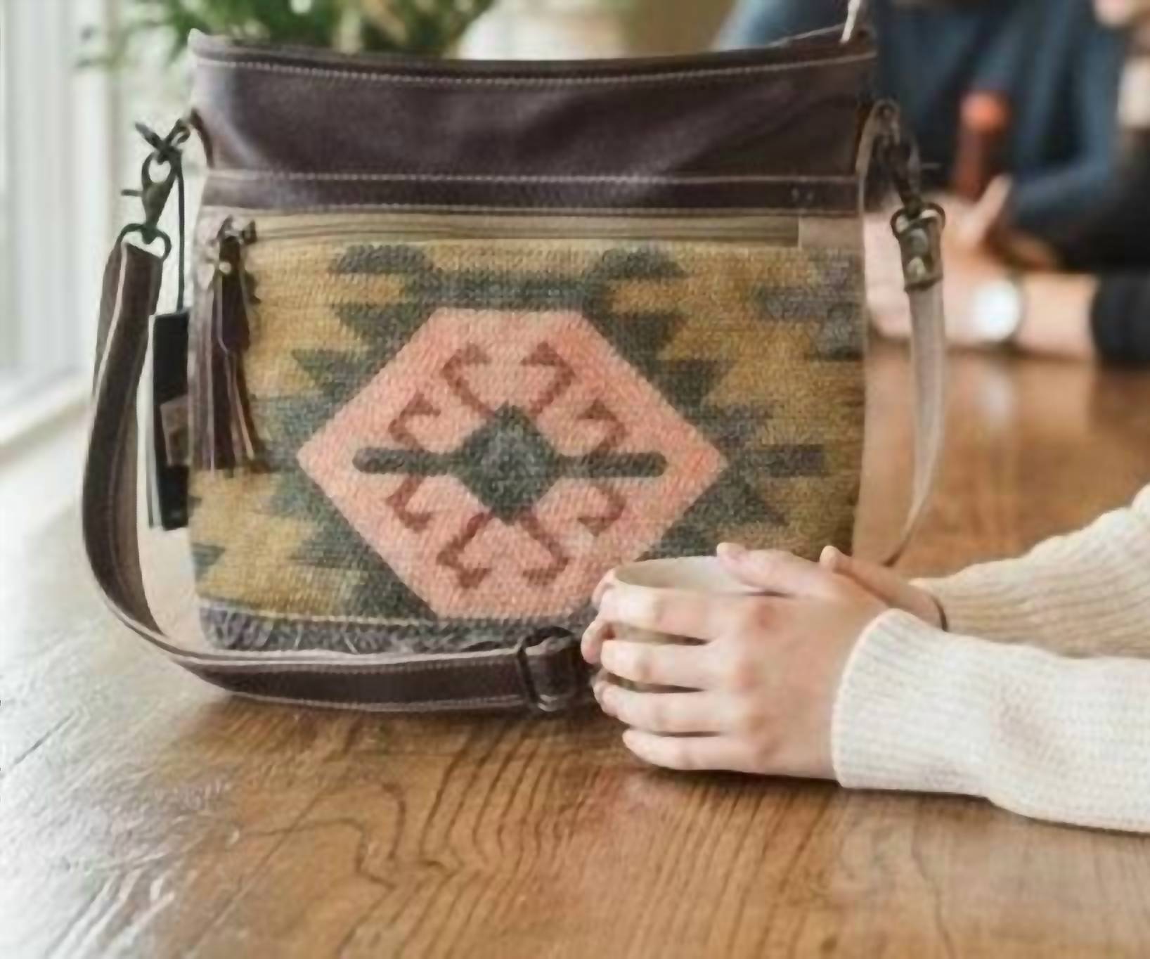 Myra - Women's Pink Patchy Shoulder Bag