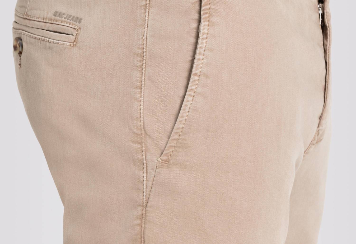 Men Modern Fit Driver Pant