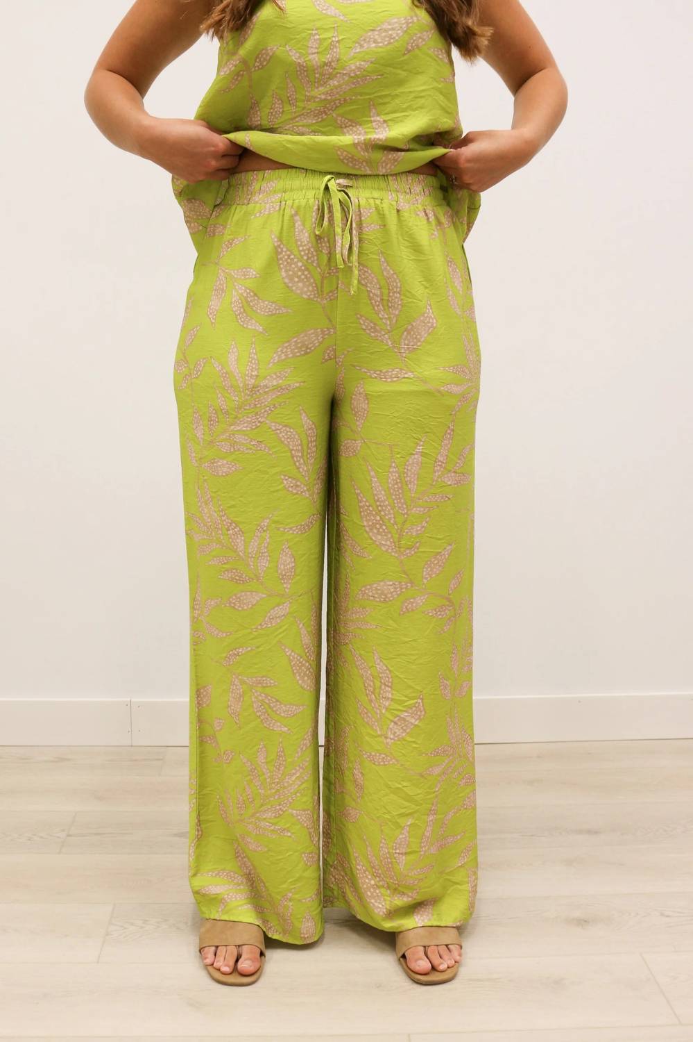 Entro - Prima Wide Leg Botanical Print Pants
