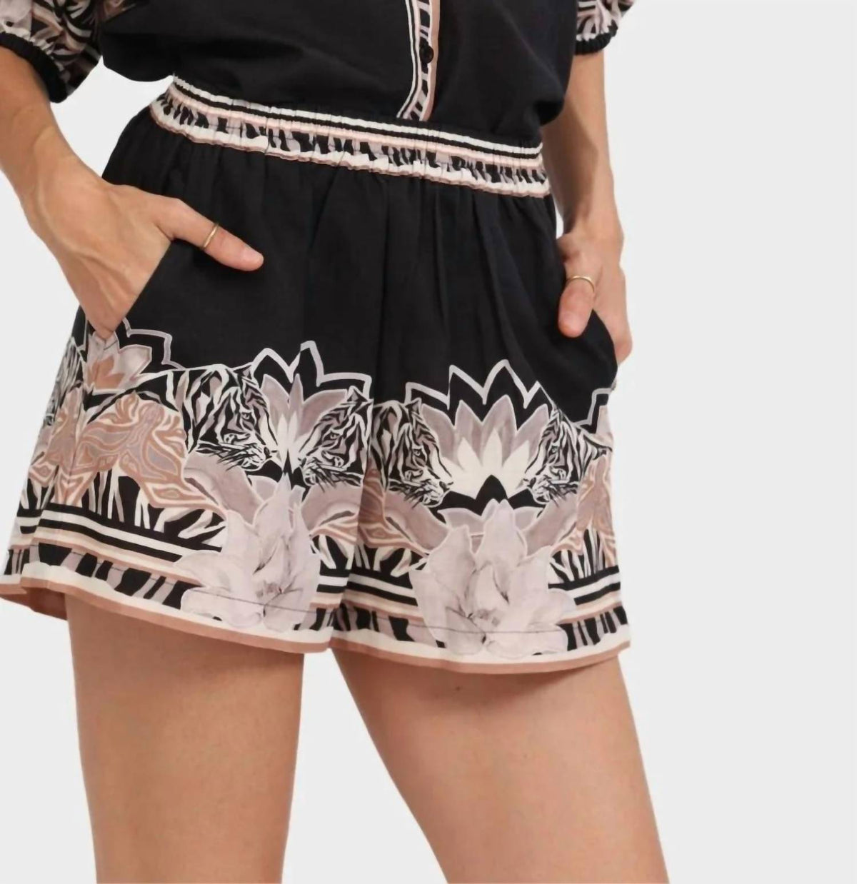 Las Sureñas - Women's Lotus Tiger Short