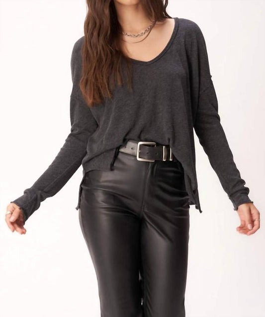 MAE TEXTURED RELAXED V-NECK LONG SLEEVE