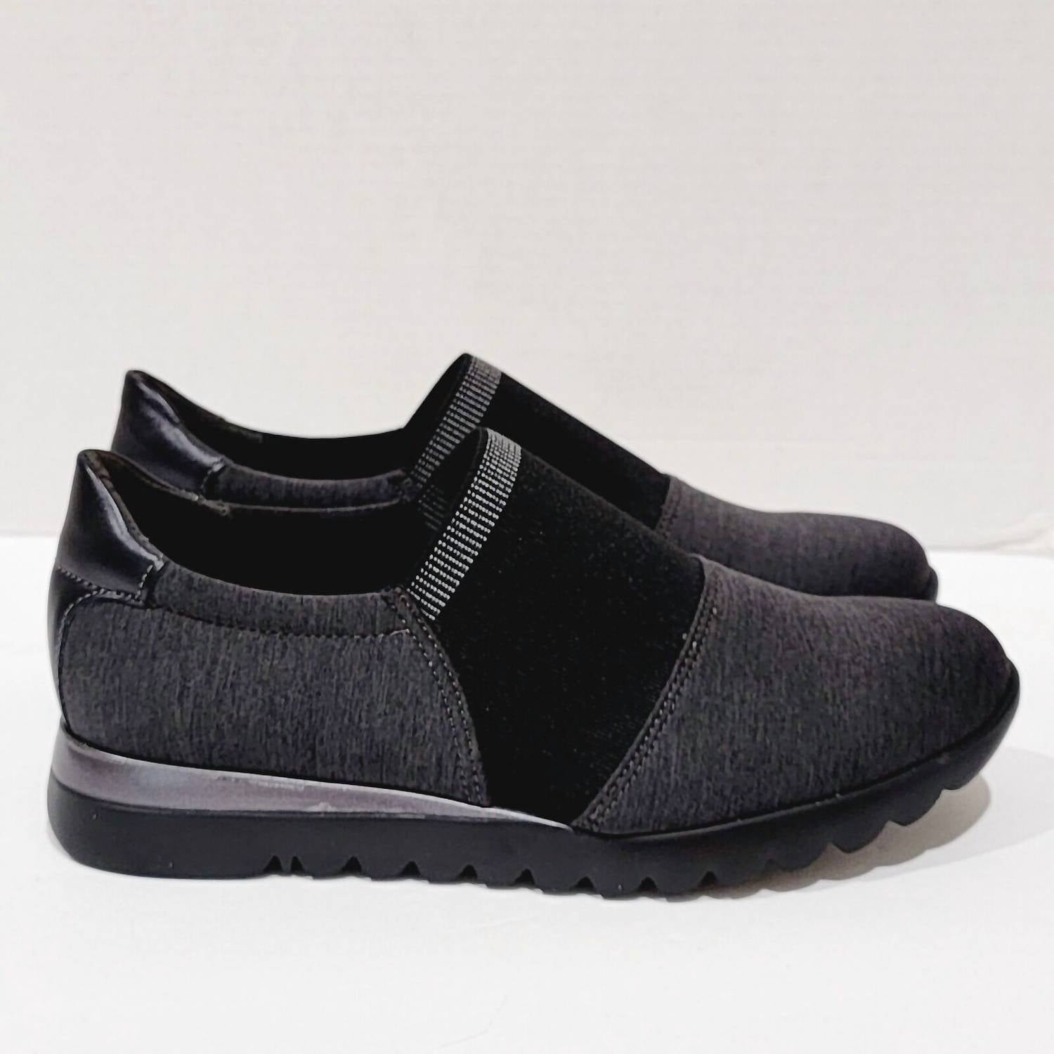 Munro - Women's Kj Fabric Gore Slip-on Sneaker