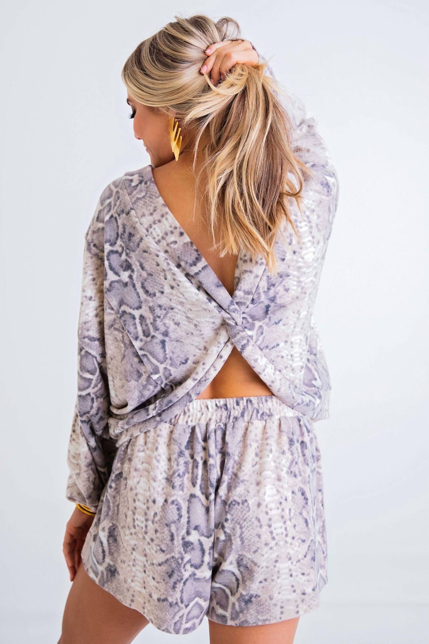 Snake Knit Short