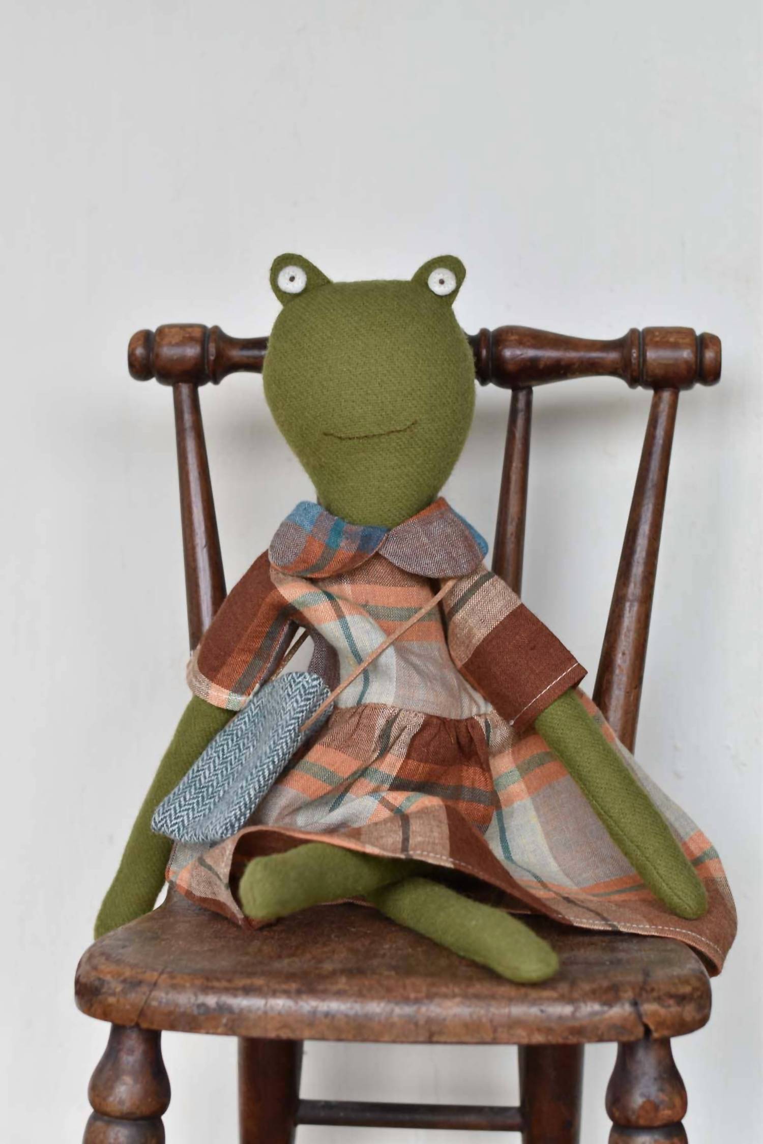 Woolgrass Farm - Fern The Frog Doll With Plaid Dress