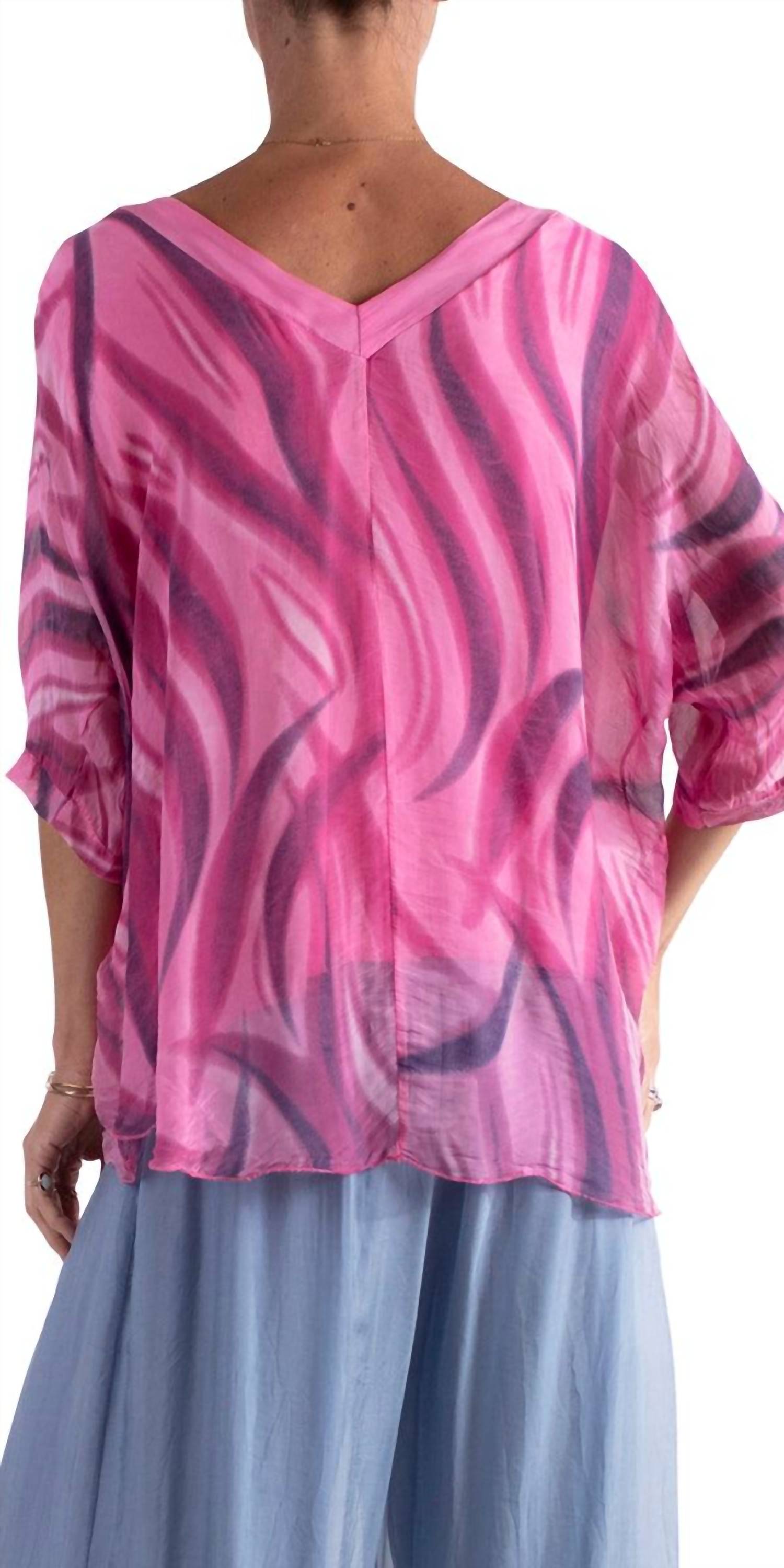 Gigi Moda - Diana Wave Print V-neck Blouse