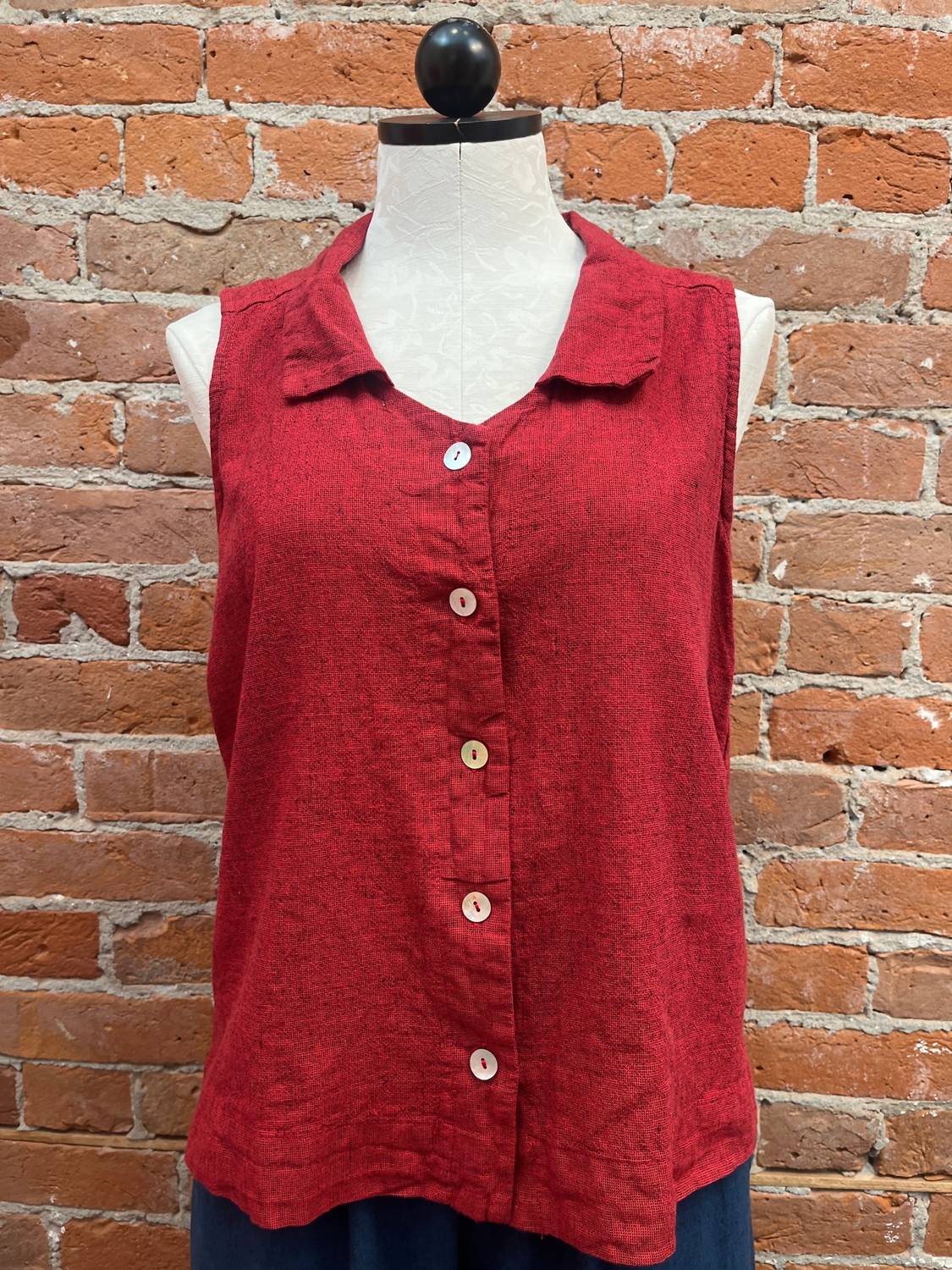Cut Loose - Women's Sleeveless Linen-cotton Shirt