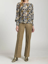 Apny - Printed Smocked Cuff Top