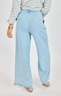 Sadie & Sage It's Pouring Pants in light chambray - women's pants - detail view