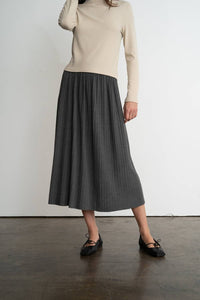 Elle Grey - Elastic Pleated Midi Skirt