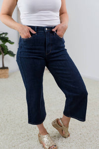 Judy Blue - Astounding Tummy Control Cropped Jeans