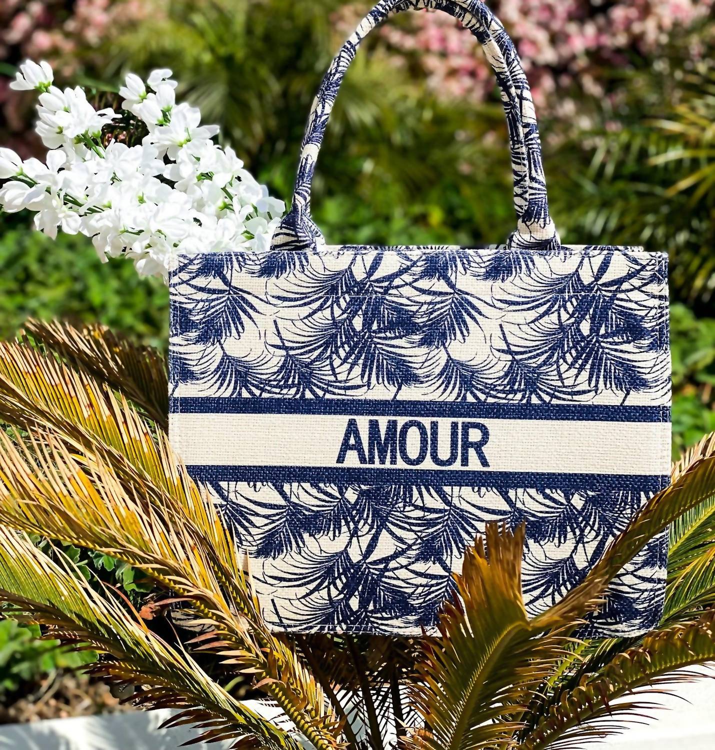 Little Secret Of Mine - Women's Amour Tropical Pattern Tote Bag