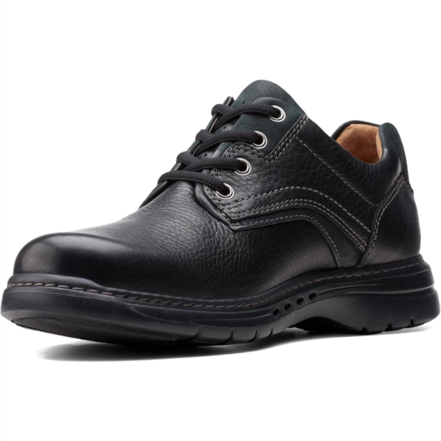 Clarks Men's Un Brawley Pace Casual Shoes in black - men's shoe