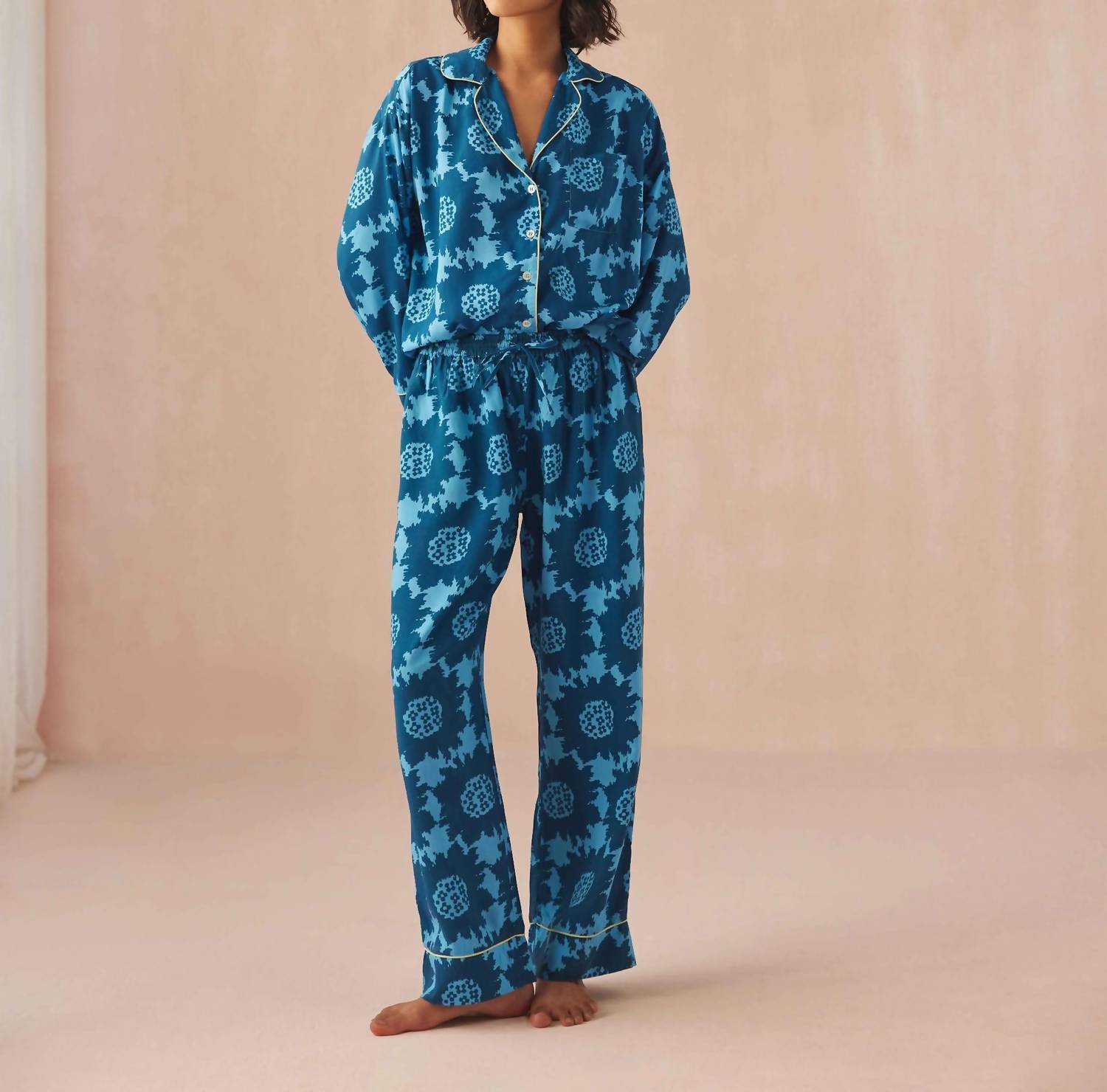 Omika - Long Sleeve Top & Pants Pajama Set