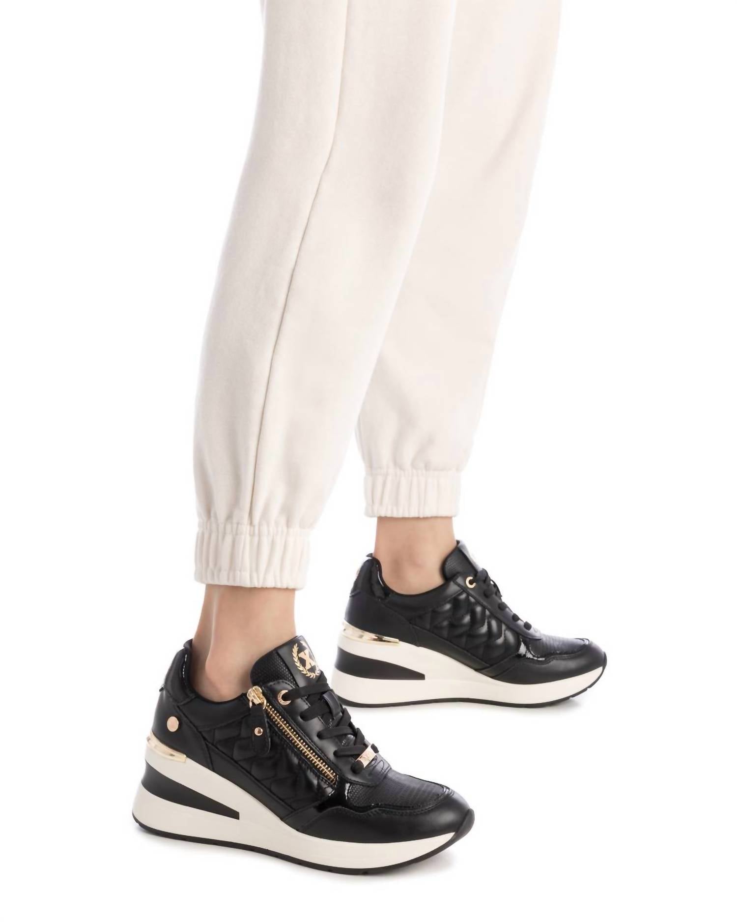 Xti - Women’s Round Toe 144380 Sneakers