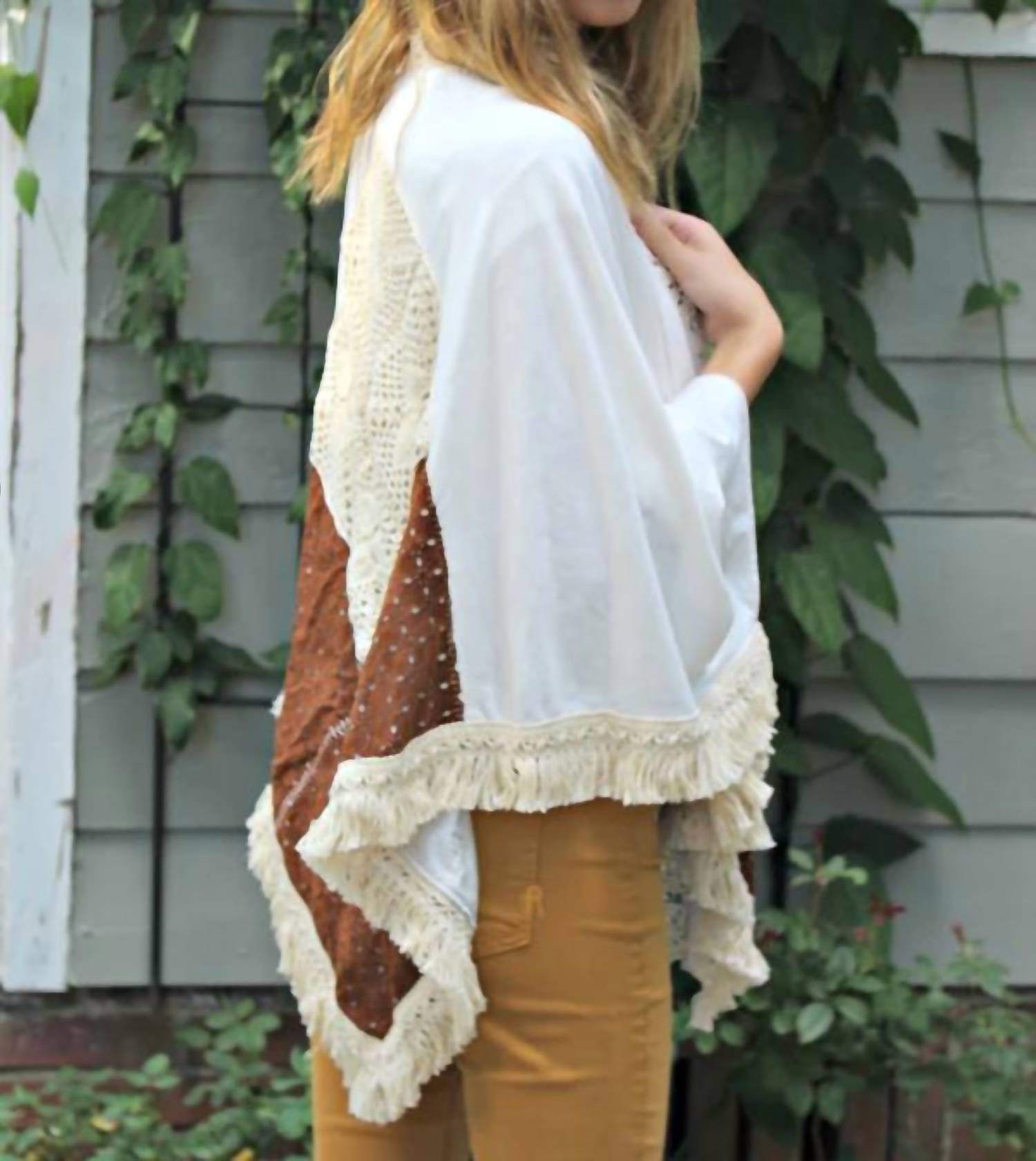 DUSTER WITH LASER CUT SUEDE AND FRINGE DETAILS