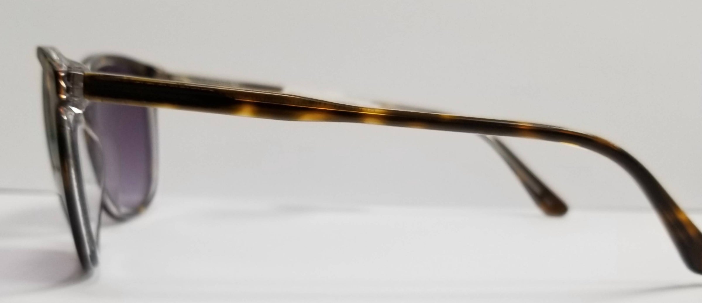 Robert Mitchel - Women's Luxury Cat-eye Sunglasses