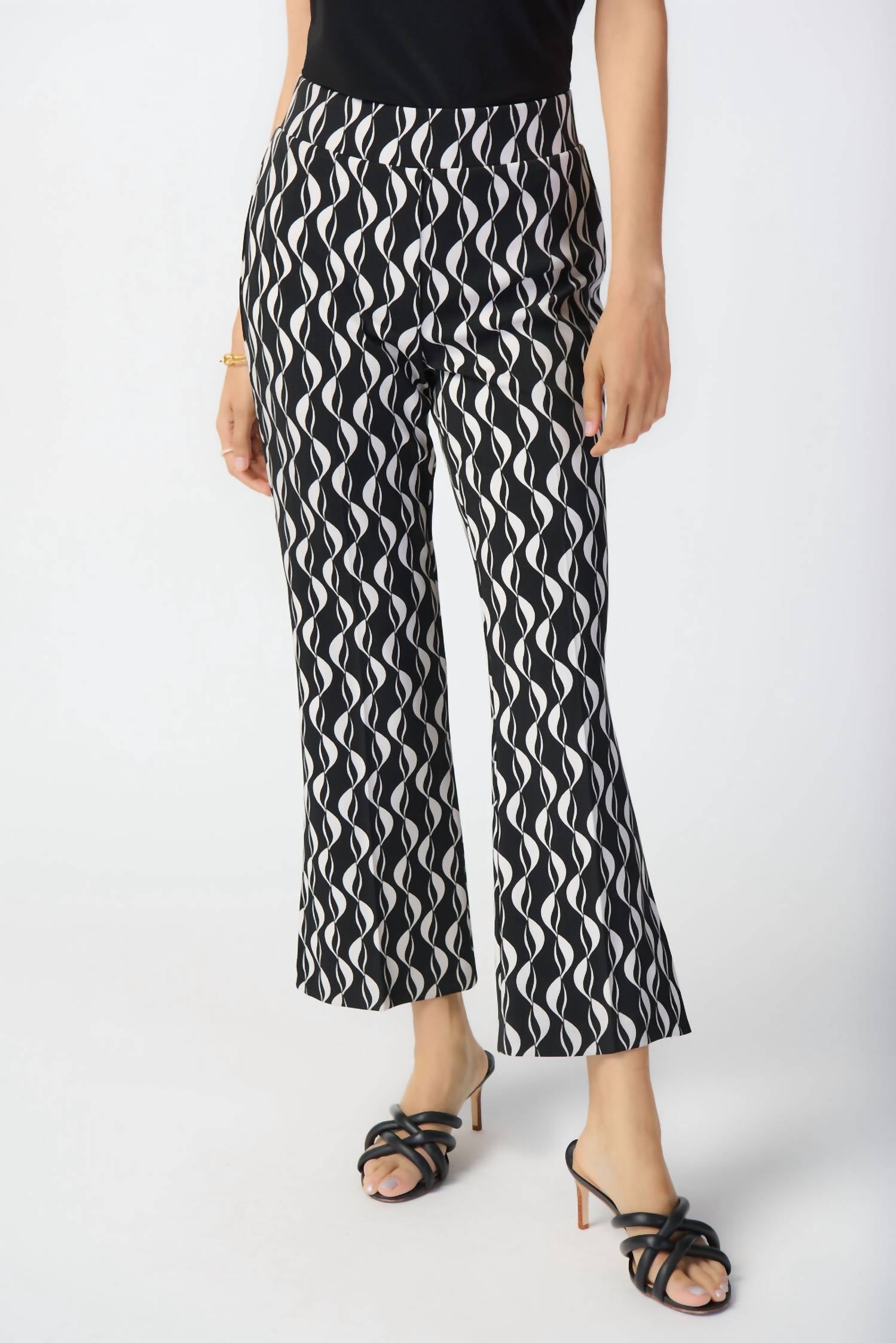 Joseph Ribkoff - Flared Short Pants, Two-tone Waves